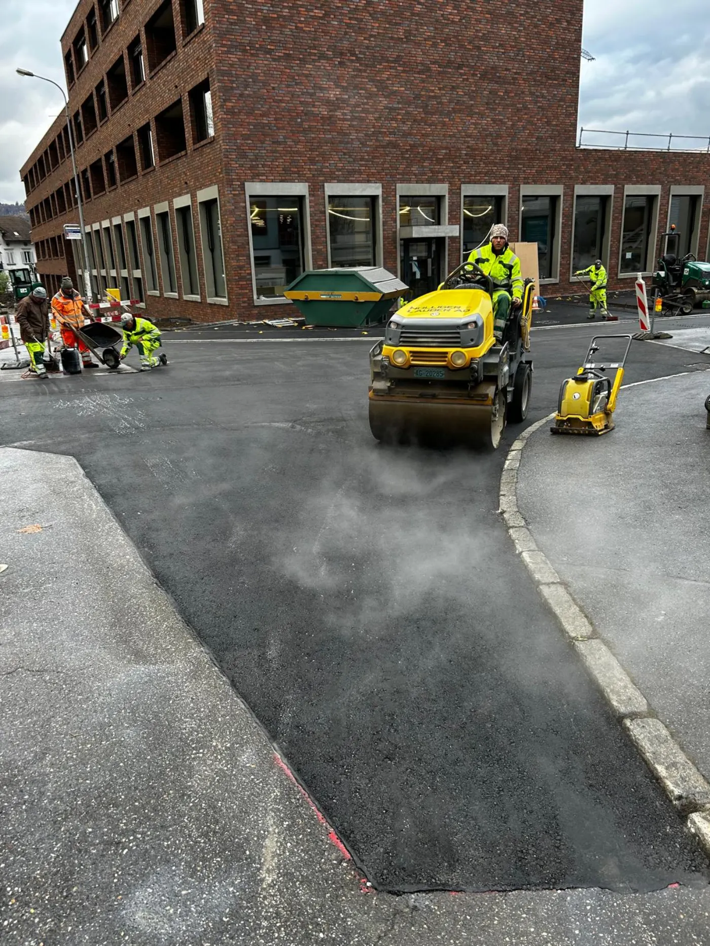 Asphaltarbeiten — Bild 3